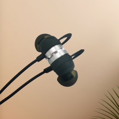 Προγραμματιζόμενα ακουστικά Bluetooth επαναφορτιζόμενα ακουστικά OTC IOS Android ακουστικά για άτομα με προβλήματα ακοής