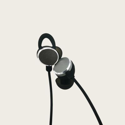 IPX5 επαναφορτιζόμενα αόρατα ακουστικά όργανα Ανεμιδιαστική συσκευή ακουστικής ακοής για κωφούς 80 ώρες